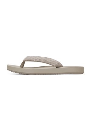 Beige Flip-Flop Sandale mit strukturiertem Stoffriemen und gerillter Sohle, seitlich auf weißem Hintergrund dargestellt.