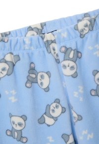 Pantalones de pijama de forro polar azul claro con un estampado repetido de pandas y motivos relacionados con el sueño, que cuentan con una cinturilla elástica y una textura suave.