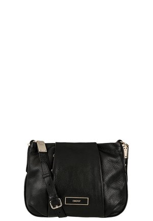 Sac bandoulière DKNY en cuir noir texturé avec sangle réglable et ferrures dorées.