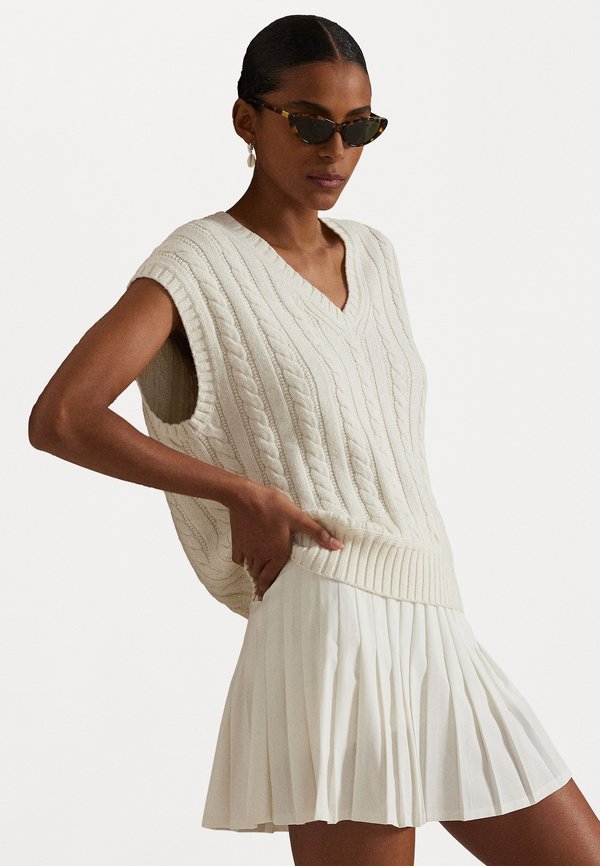 WIMBLEDON CABLE CASHMERE BLEND VEST - Jumper4