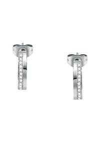 Orecchini a cerchio in argento con un design elegante caratterizzato da una fila verticale di piccole pietre trasparenti su un lato. Finitura liscia e lucida.