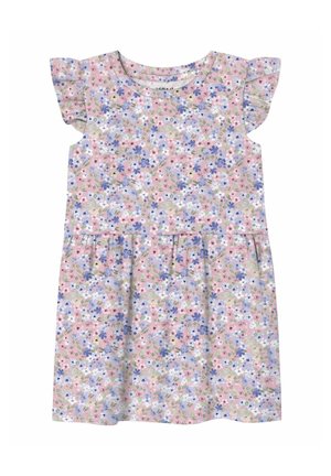 Bomulds kjole med korte flæseærmer, med en pink baggrund og et blomsterprint med blå, lilla og grønne accenter.