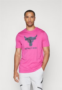 Under Armour - PAYOFF GRAPHIC - T-shirt print - astro pink/downpour gray Miniatuurafbeelding 1