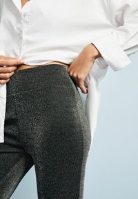 Next PONTE TALL - REGULAR FIT - Auduma bikses - silver metallic