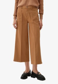 s.Oliver Flared Jeans - sandstein