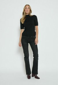 Desires EVIA SHORT SLEEVE - Navadna majica - black