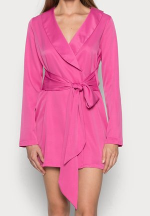 Koktejlové šaty / šaty na párty - pink