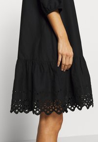 Saint Tropez Vapaa-ajan mekko - black