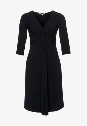 Schwarzes knielanges Kleid mit V-Ausschnitt, Dreiviertelärmeln, gerafftem Detail an der Taille und einem fließenden, drapierten Vorderteil. Weiche Stofftextur.