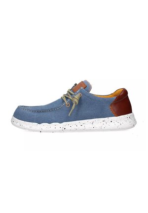 Scarpa in tela blu con dettagli in pelle marrone, suola bianca maculata, punta rotonda e interno giallo a contrasto. Dotata di lacci arrotondati.