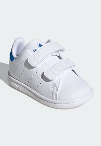 adidas Originals STAN SMITH COMFORT CLOSURE KIDS - Baby shoes - cloud white   cloud white   blue bird
