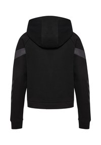 Svart hoodie med huva, med mörkgrå sidodetaljer och textil med struktur. Ribbad mudd och nederkant. Detaljerade sömmar på axlarna.