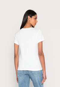 Calvin Klein Jeans INSTITUTIONAL LOGO 2 PACK - T-shirt estampada - bright white/silver sky