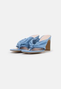L37 SUSANNA - Mules de salto - blue