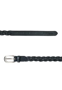 Cinturón de cuero trenzado negro con hebilla de metal en tono plateado, que cuenta con múltiples orificios para ajuste y detalle del logo grabado.