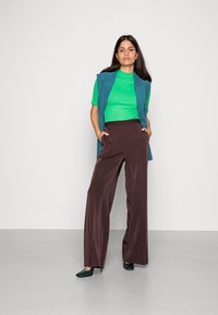 Samsøe Samsøe COLLOT TROUSERS - Calças - chocolate plum