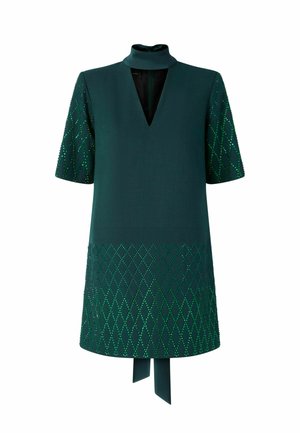 Abito a maniche corte in tessuto verde scuro, caratterizzato da scollatura a V, collo alto e decorazioni a forma di diamante in varie sfumature di verde.