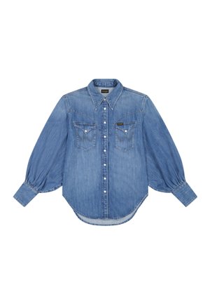 Cămașă lungă cu mâneci lungi din denim albastru, cu nasturi în față, două buzunare la piept, mâneci bufante cu manșete și guler ascuțit.