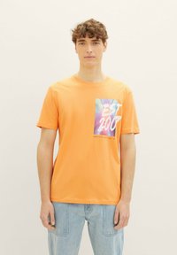 TOM TAILOR DENIM Camiseta estampada - tangerine faded orange