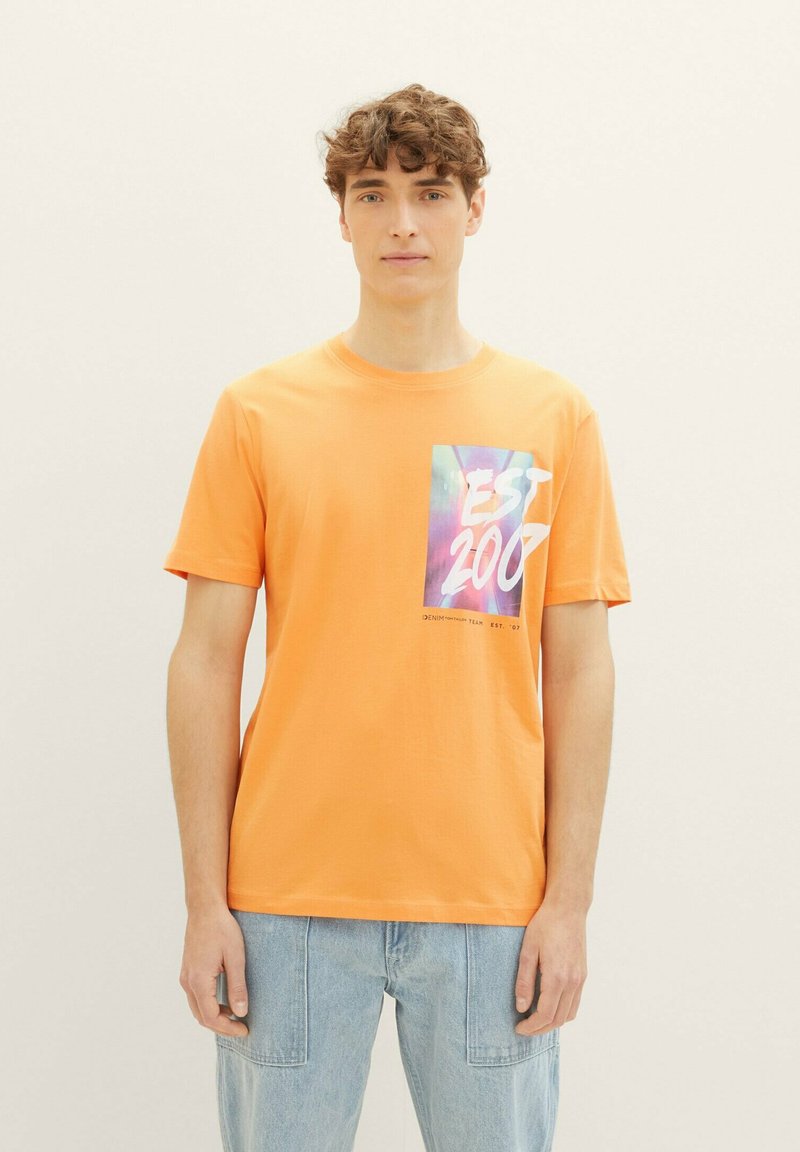 TOM TAILOR DENIM Camiseta estampada - tangerine faded orange