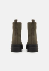 Even&Odd Wide Fit Kotníkové boty na platformě - khaki