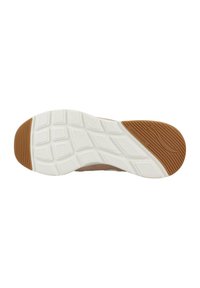 Semelle de chaussure de sport avec un design en caoutchouc blanc et marron clair, présentant un motif de grip texturé et un talon incurvé pour la stabilité.