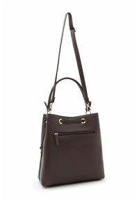 Handtas in emmerstijl van donkerbruin gestructureerd materiaal. Voorzien van een afneembare schouderriem, hardware in goudkleur, en een voorvak met ritssluiting.