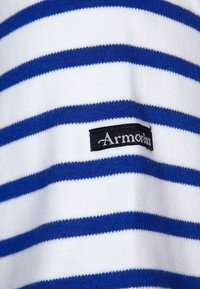 Armor lux DOËLAN MARINIÈRE - T-shirt print - blanc/etoile