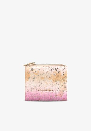Pequeña cartera cuadrada en degradado rosa y beige con destellos dorados y cremallera dorada, con la marca Alma en Pena en el centro frontal.