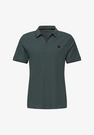 Polo verde scuro a maniche corte con colletto, apertura a V e logo discreto sul petto sinistro.