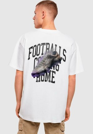 Upscale by Mister Tee FOOTBALL'S COMING HOME GAMECHANGER OVERSIZE TEE - Trükipildiga T-särk - white