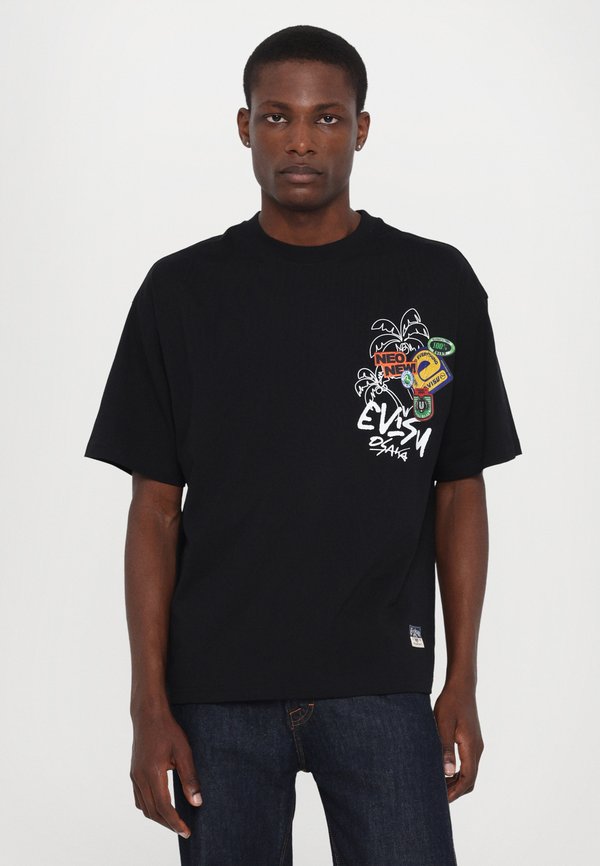 DARUMA WITH STICKERS TEE - Print T-shirt3