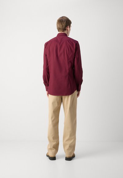 HUGO KENNO EASY-IRON - Риза - dark pink