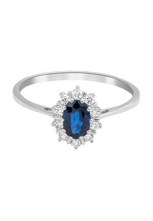 Silberring mit einem ovalen blauen Saphir als Mittelpunkt, umgeben von weißen Edelsteinen, der eine polierte Oberfläche und ein zartes Design aufweist.