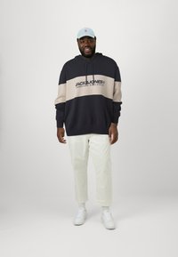 Jack & Jones JJELEGACY BLOCKING HOOD - Hoodie - navy blazer
