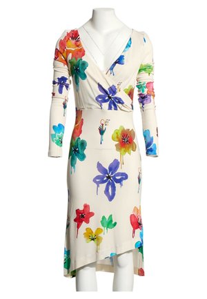 Robe crème à manches longues et col en V, avec de grandes impressions florales multicolores style aquarelle et un ourlet asymétrique.