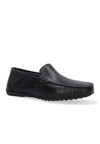 Schwarzer Leder-Slipper mit runder Zehenform, genähten Details und strukturiertem Sohlenbereich. Schlichtes Design und glatte Oberfläche.