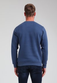 Thumbnail Image 3