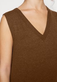 Object Petite Strickpullover - dark brown