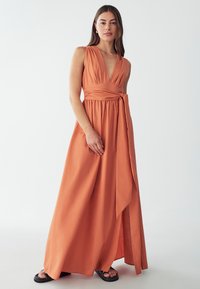 ST MRLO RYLAN MAXI  - Maxi šaty - rust