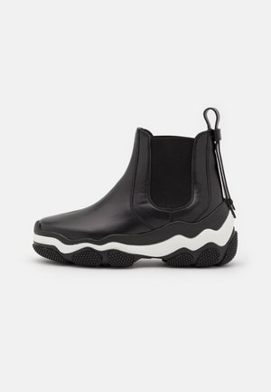 Stiefelette - black