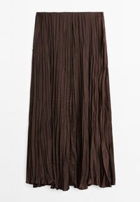 Jupe maxi plissée marron en tissu léger. Présente un design fluide avec une texture lisse. Aucun fermoir ou ornement visible.