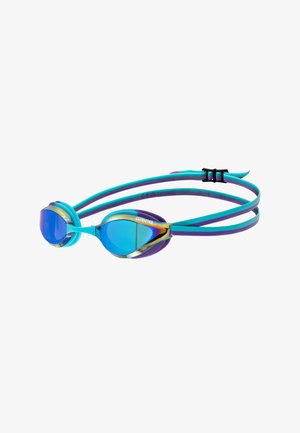Occhialini da nuoto con lenti specchiate blu e viola, doppio cinturino e fibbia nera regolabile su sfondo bianco.