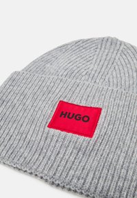 HUGO SAFFA  - Bonnet - grey