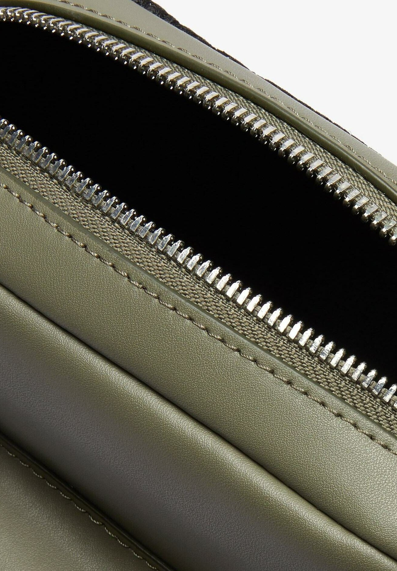 Lacoste ACCESS PREMIUM - NH3471DD - Sac bandoulière - tank/vert sapin -  ZALANDO.FR