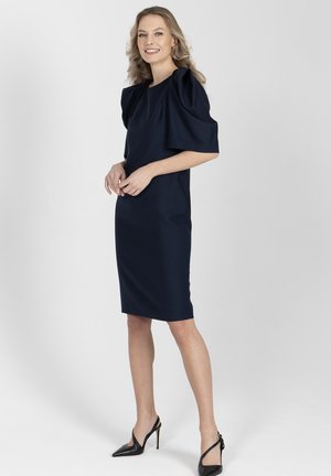 - Sukienka koktajlowa