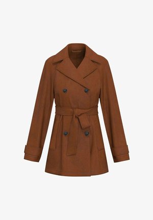 Cappotto marrone doppiopetto con vita cinturata, revers a punta e due tasche frontali. Realizzato in un tessuto morbido e testurizzato.