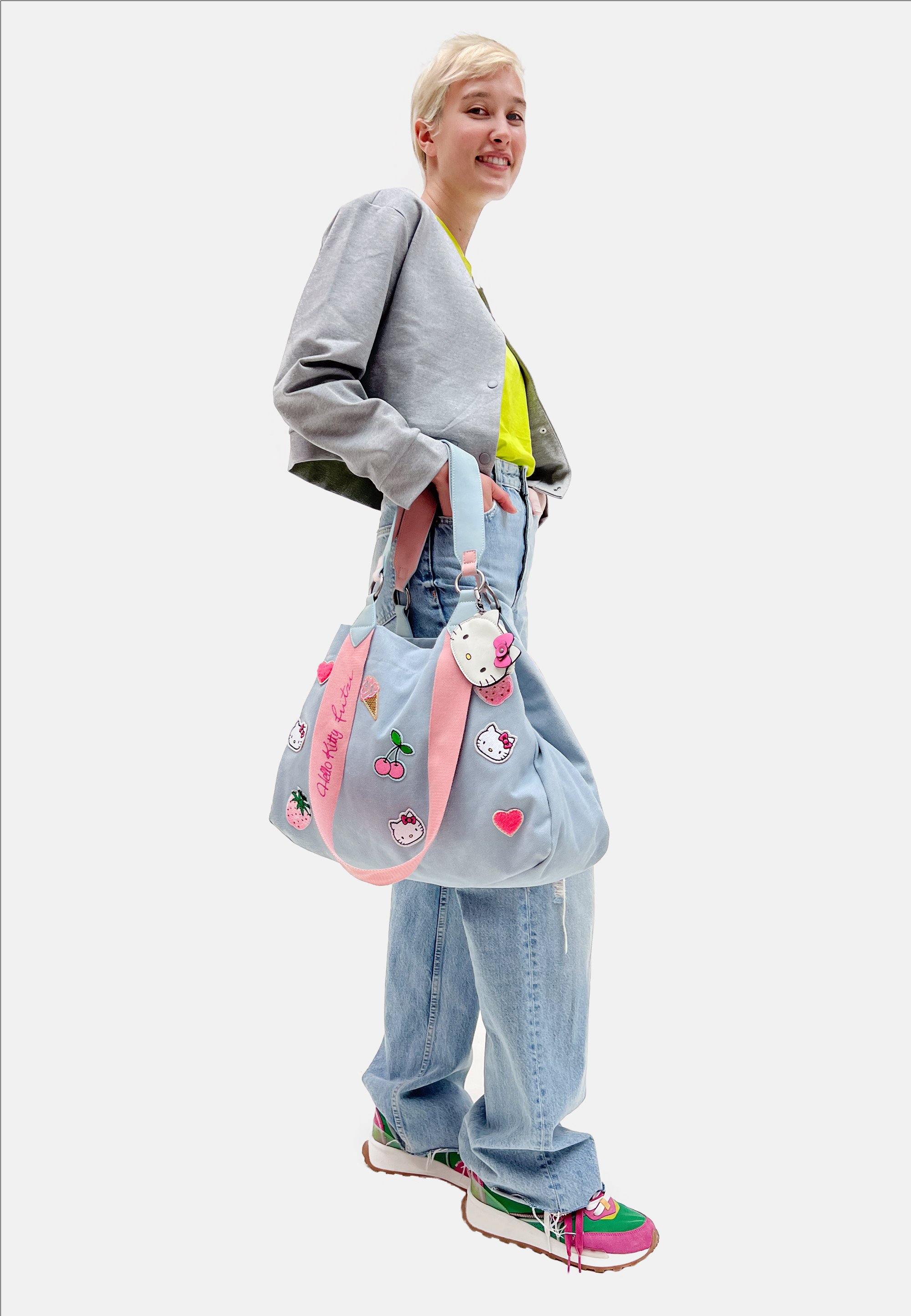 ショルダーバッグ・ポシェット Hello Kitty | Hello Kitty fritzi Izzy Medium Limited Sticker 71tnbJfC8KL._UY900_.jpg