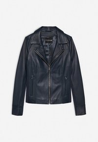 Giacca da moto in pelle nera con revers a scallo, zip frontale, due tasche laterali e silhouette aderente. Etichettata "STUDIOAR."
