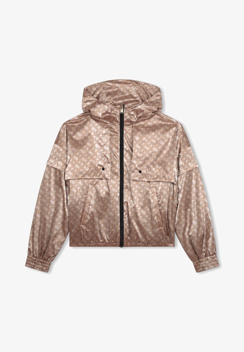 Krátká, kapucová bunda v světle růžovém saténu s jemným geometrickým vzorem, vybavená předním zipem a dvěma náprsními kapsami.